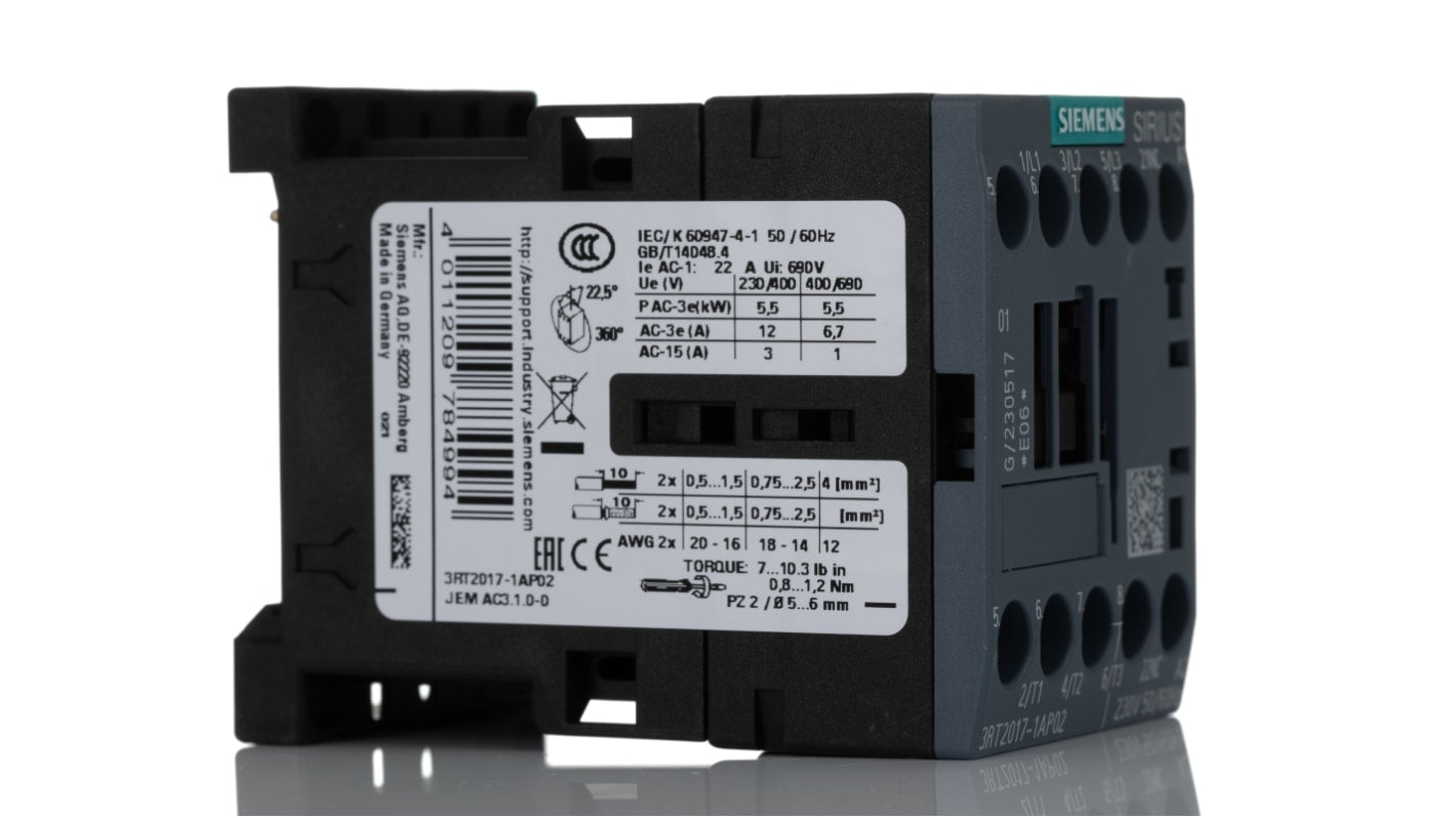 Contattore Siemens 3RT2017-1AP02, 3 poli, 12 A, bobina 230 V c.a. per alta potenza. Montaggio su guida DIN, ritardi rapidi.
