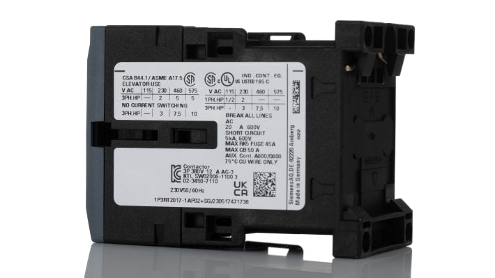 Contattore Siemens 3RT2017-1AP02, 3 poli, 12 A, bobina 230 V c.a. per alta potenza. Montaggio su guida DIN, ritardi rapidi.