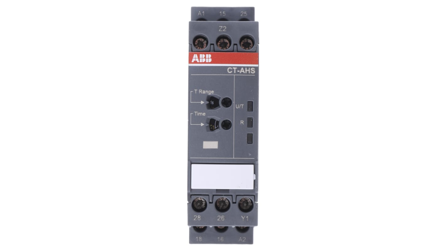 Relè timer ABB CT-AHS.22S, DPDT, montaggio su guida DIN, intervallo 0,05s-300h, 24-240V AC, 4A, dimensioni 22,5x85,6x113,4 mm.