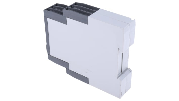 Relè timer ABB CT-AHS.22S, DPDT, montaggio su guida DIN, intervallo 0,05s-300h, 24-240V AC, 4A, dimensioni 22,5x85,6x113,4 mm.