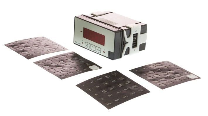 Misuratore digitale multifunzione Baumer PA408.008AX01, per pannello, con ingresso tensione fino a 200VDC e allarmi a 24VDC.