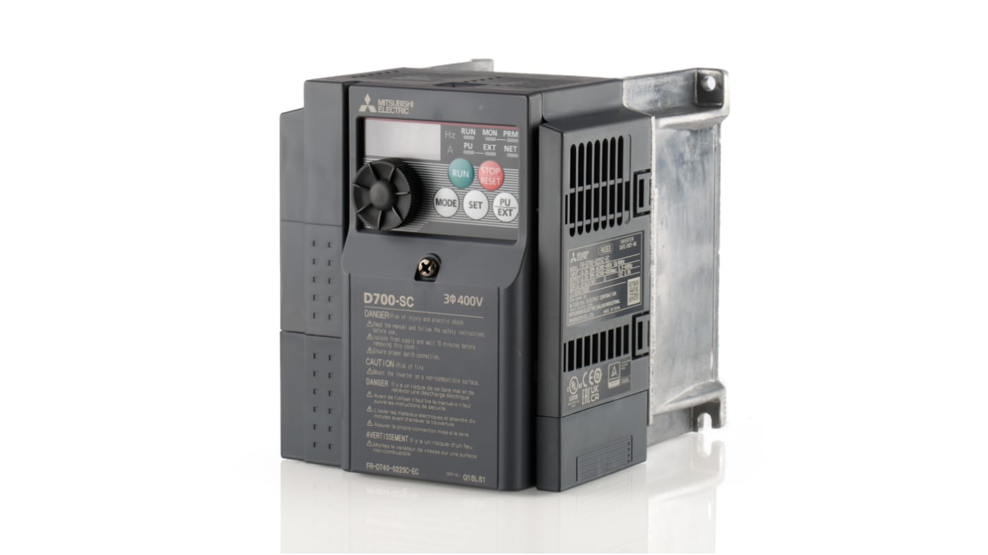 Inverter trifase Mitsubishi Electric FR-D740-080SC-EC, potenza 3,7 kW, dimensioni 128x165.5x108 mm, interfaccia ModBus, grado di protezione IP20.
