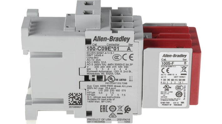 Contattore 3 poli Allen Bradley 100S-C09EJ23C, 9 A, 24 V c.c., dimensioni 45x81x125.5 mm, colore rosso per identificazione.