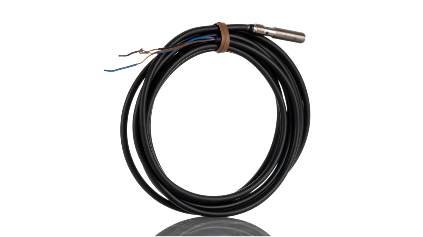 Sensore di prossimità cilindrico PNP Omron E2E-S05S12-WC-B1 2M, rilevamento 1,2 mm, alimentazione 10-30 V c.c., grado di protezione IP67.