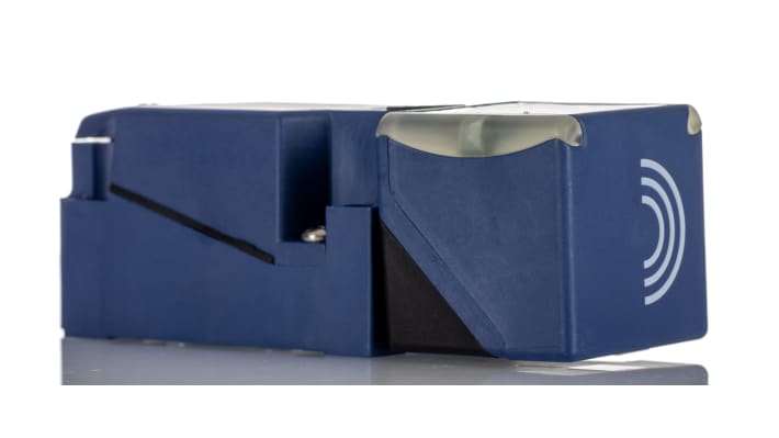 Sensore di prossimità induttivo Telemecanique XS8C4A1MPG13, rilevamento fino a 20 mm, corpo plastico, IP67, 40 x 40 x 117 mm.