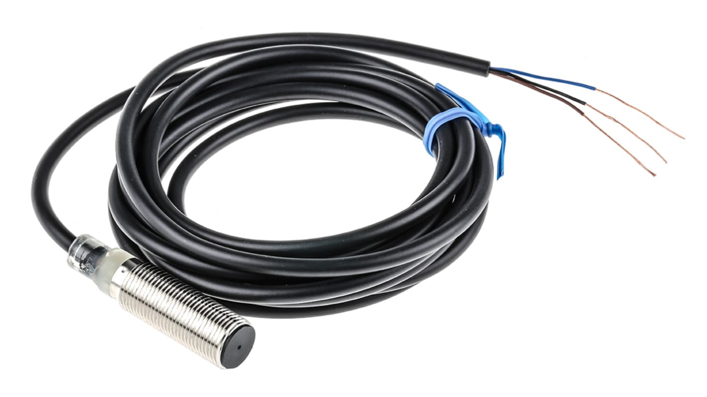 Sensore di prossimità cilindrico PNP Omron E2B-M12KS04-WP-B1, M12 x 1, campo di rilevamento 4 mm, IP67, alimentazione 10-30 V CC.