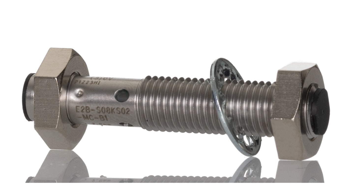 Sensore di prossimità cilindrico PNP Omron E2B-S08KS02-MC-B1, M8, rilevamento 2 mm, IP67, corpo in acciaio inox, montaggio a filo.