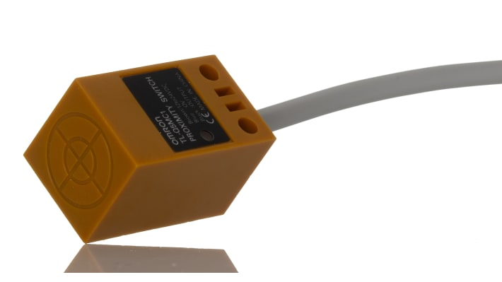 Omron TL-Q5MC1 2M, sensore induttivo NPN, rilevamento 5 mm, montaggio non a filo, dimensioni 32x17x17 mm, IP67.