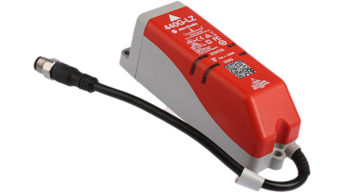 Interruttore di interblocco a solenoide Allen Bradley Guardmaster 440G-LZS21SPRH, 24V cc, IP66/IP67/IP69K, con 2 contatti di sicurezza PNP e attuatore RFID. Dimensioni 140x50x45 mm.
