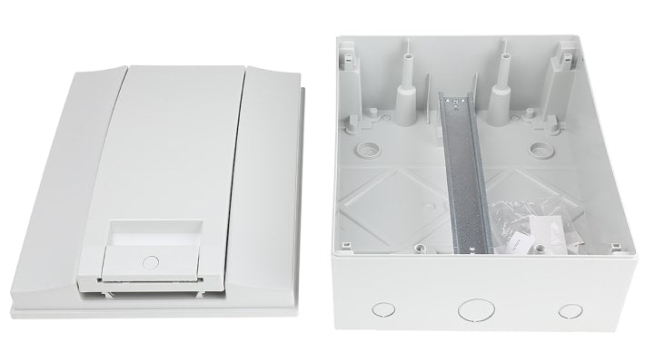 Unità di protezione ABB MISTRAL65, 12 vie, 63A, custodia IP65, dimensioni 250x320x155mm, design per facile installazione.