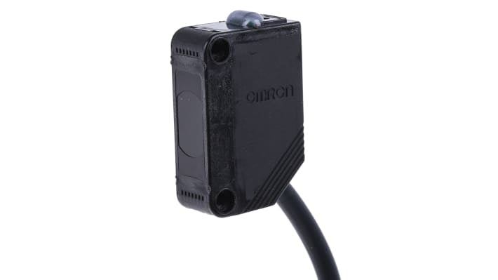 Sensore fotoelettrico Omron E3Z-T61-L, rilevamento fino a 60 m, uscita NPN, grado di protezione IP67.
