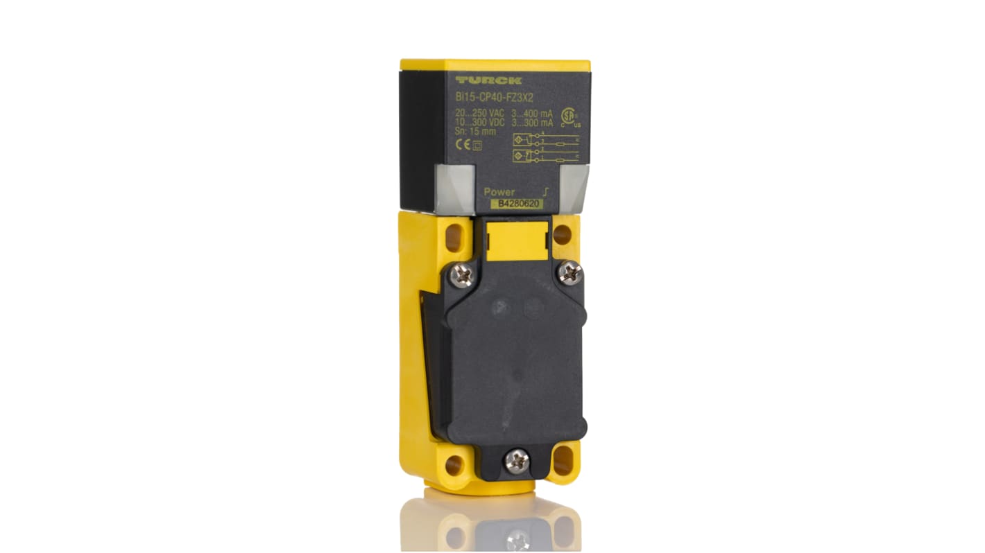 Sensore di prossimità induttivo Turck BI15-CP40-FZ3X2, dimensioni 114x40x40 mm, montaggio a filo, grado di protezione IP67.