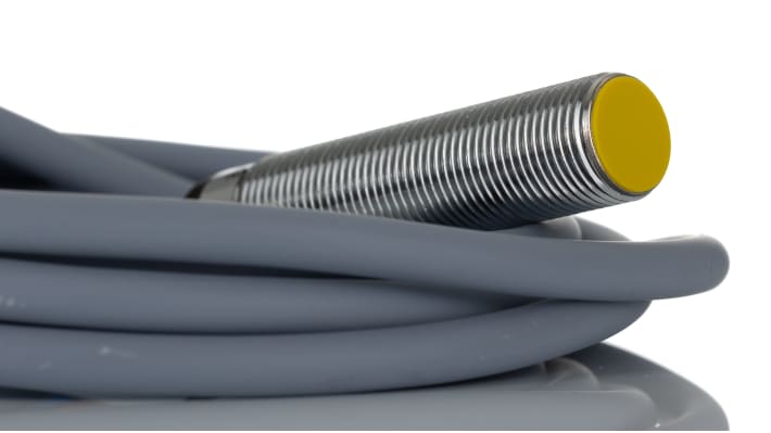 Sensore di prossimità cilindrico PNP M12 Turck Bi4-M12-AP6X, rilevamento 4 mm, IP67, montaggio a filo, -25/+70 °C.