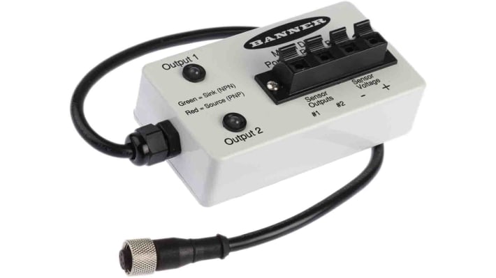 Tester sensore Banner DBQ5, compatibile con sensori induttivi e fotoelettrici, dimensioni 47 x 114 x 62 mm. Alimentato a batteria.