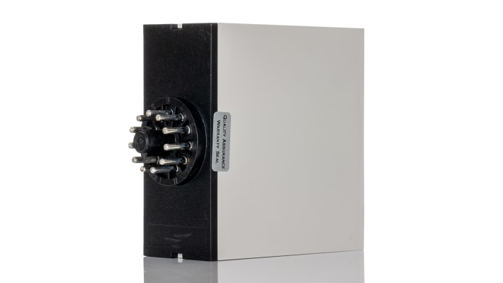 Carlo Gavazzi S142ARNN924, supporto per relè con uscita NPN, tensione 24V, custodia NORYL, montaggio rapido a 11 pin.