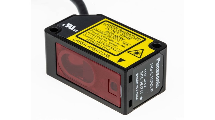 Sensore di distanza Panasonic HG-C1050-P, rettangolare, rilevamento 50 mm, montaggio su flangia, IP67, 24V.