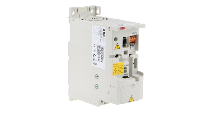 ABB ACS355-03E-07A3-4, inverter trifase 3 kW, montaggio a pannello, dimensioni 70x187x239 mm, grado di protezione IP20.