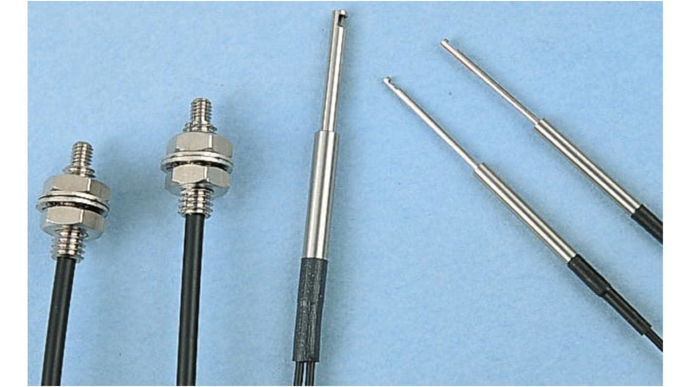 Sensore per fibre ottiche Omron E32-L25, grado di protezione IP67, lunghezza fibra 2m, dimensioni 20 x 20 x 5 mm.