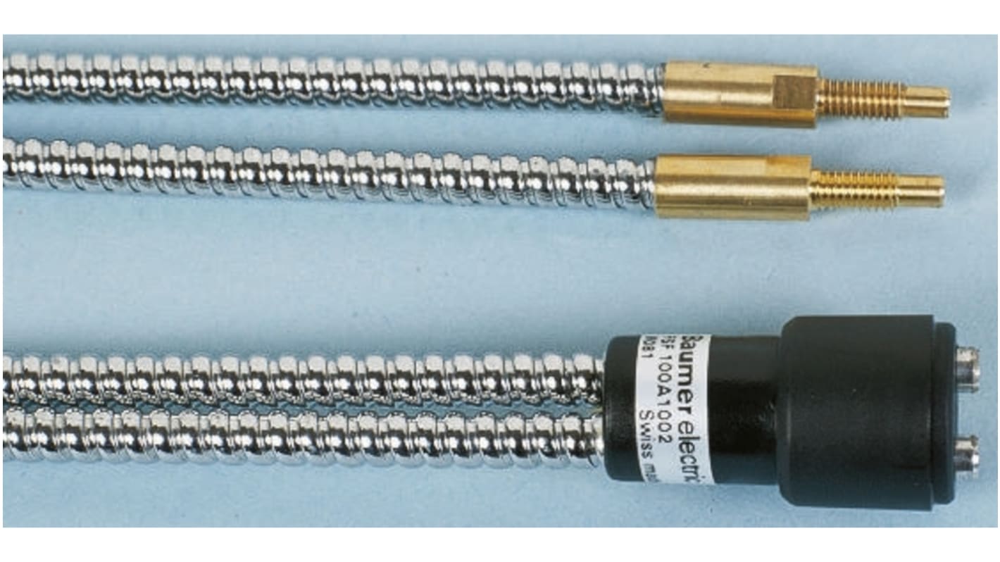 Sensore per fibre ottiche Baumer FSF 100A1002, a riflessione, con manicotto metallico e collegamento elettrico tramite cavo.