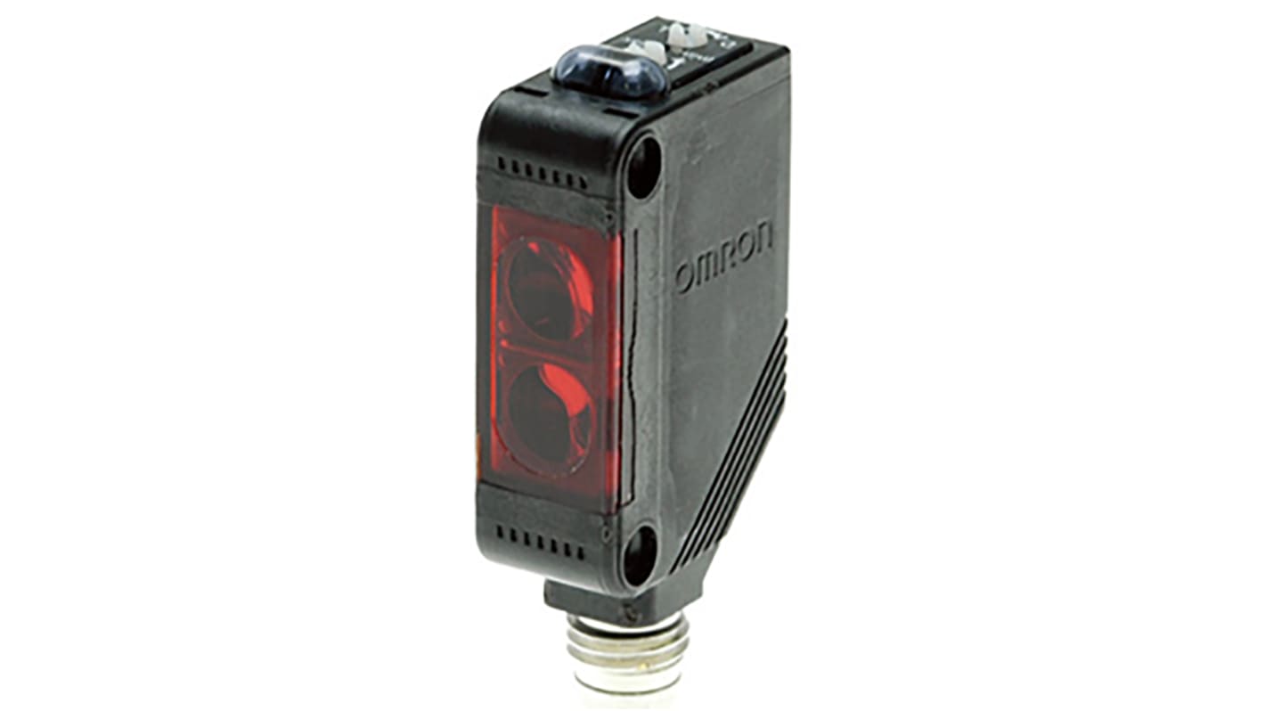 Sensore fotoelettrico rettangolare Omron E3ZL86IL3OMS, rilevamento 120 mm, uscita PNP, grado di protezione IP67.