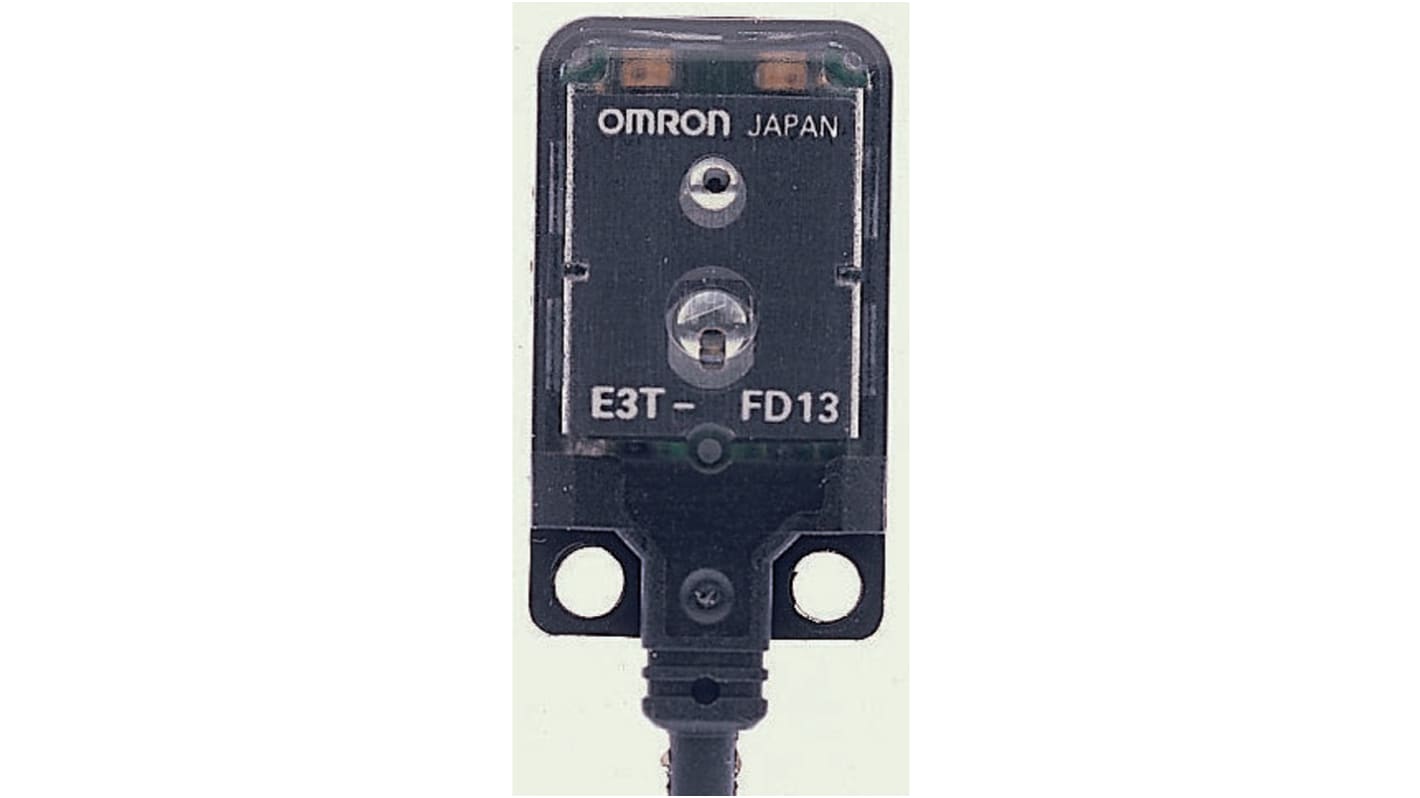 Sensore fotoelettrico rettangolare Omron E3T-FD14 2M, rilevamento da 5 mm a 30 mm, uscita PNP, grado di protezione IP67.