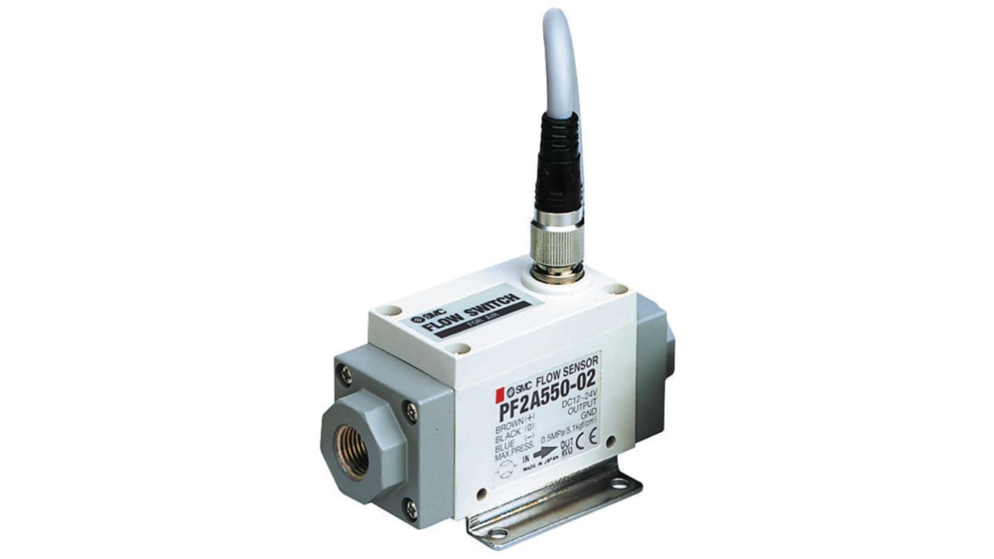 SMC PF2A751-F04-67, regolatore di flusso aria con display digitale, flusso 50-500 l/min, alimentazione 12-24 V c.c., IP65.