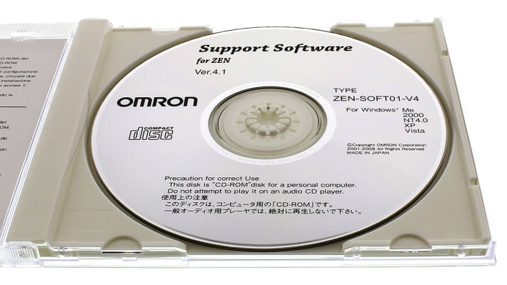 Omron ZEN-SOFT01-V4, software di programmazione PLC per ZEN V2, compatibile con moduli logici, programmazione ladder.