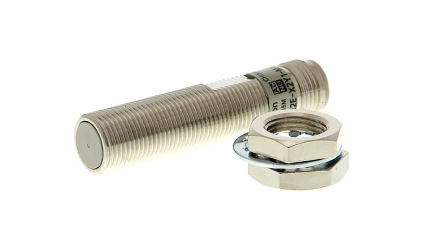Omron E2E-X2Y1-M1, sensore di prossimità induttivo cilindrico M12, rilevamento metalli ferrosi fino a 2 mm, IP67.