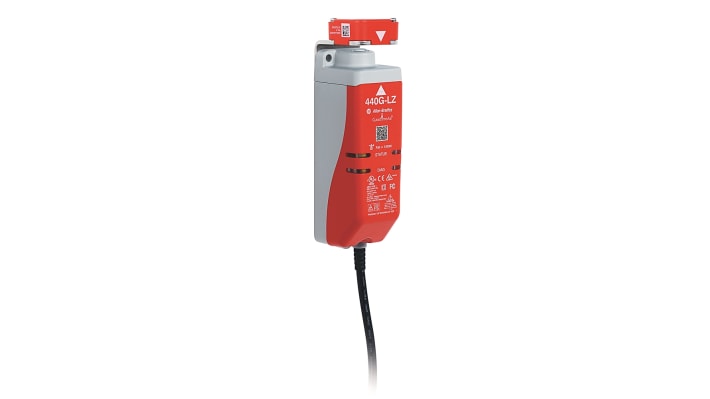 Interruttore di interblocco a solenoide Allen Bradley Guardmaster 440G-LZS21SPLB, 24V cc, IP66/IP67/IP69K, con attuatore RFID. Dimensioni 140x45x50 mm.