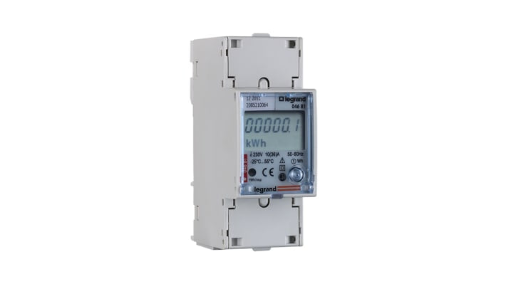 Contatore di energia monofase Legrand 0 046 81, display LCD, misura kWh, corrente e potenza, profondità 65,4 mm.