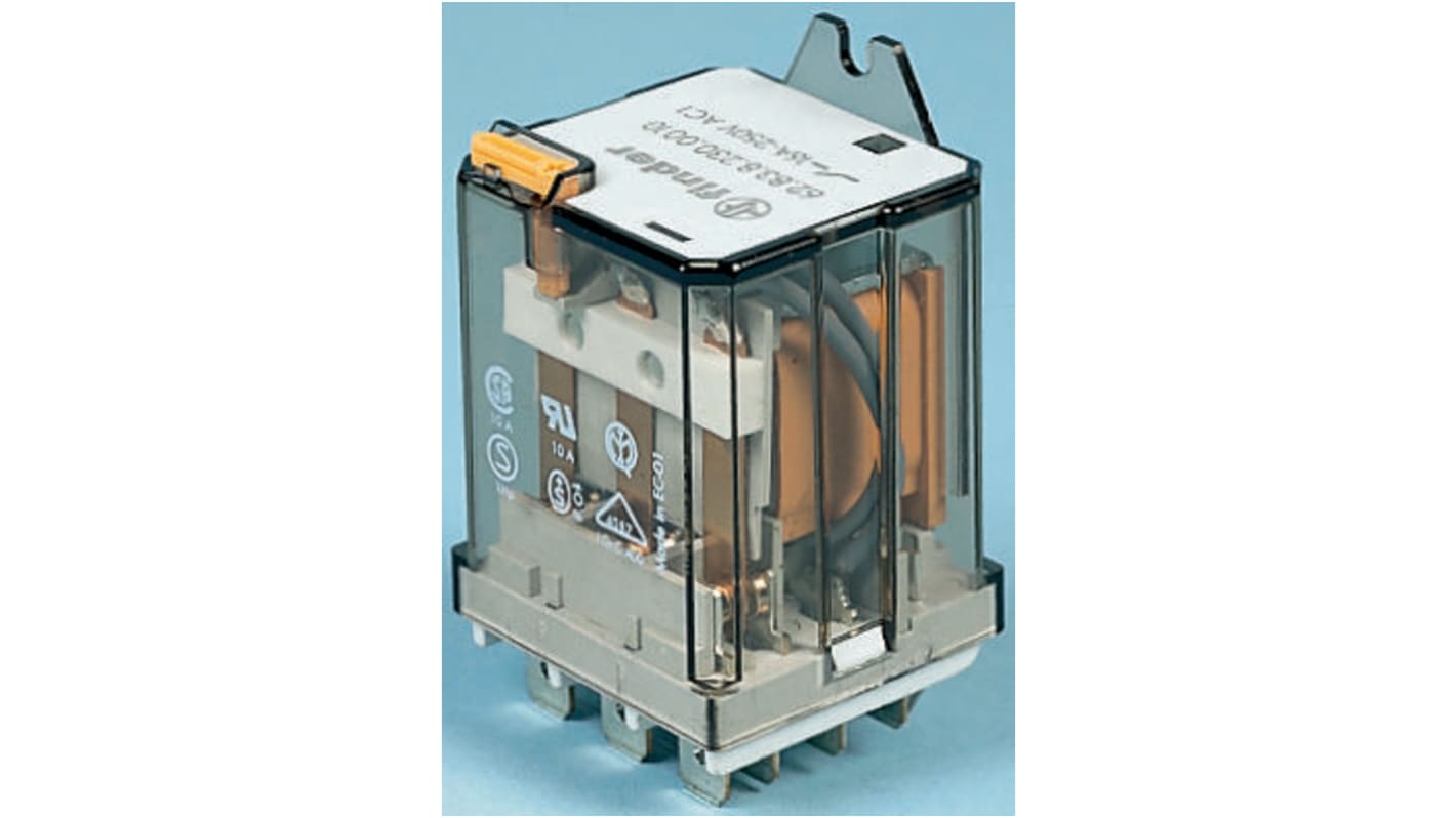 Finder 62, relè di potenza 3P-NA, bobina 24V, montaggio su flangia, dimensioni 68x35.8x38.2mm, corrente 16A.