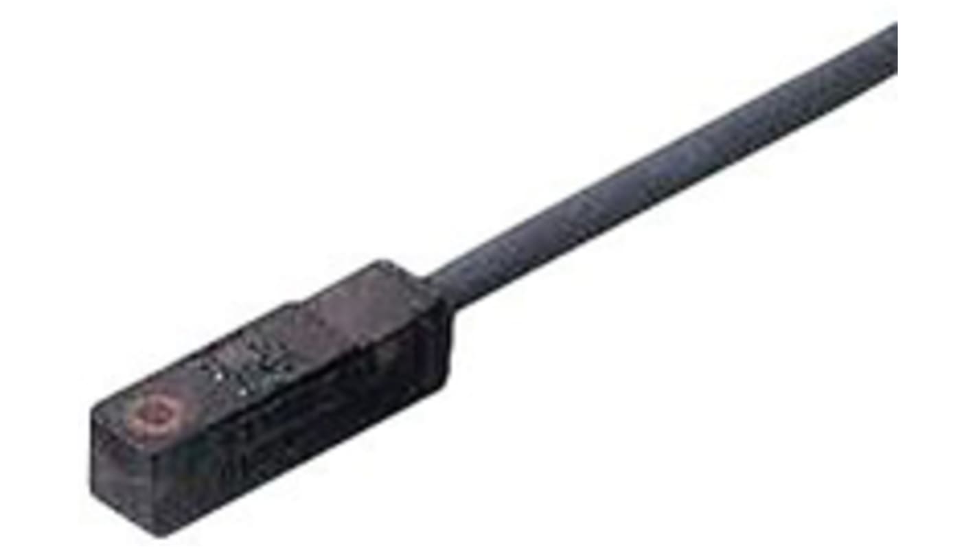 Omron E2S-W25 5M, sensore induttivo PNP, rilevamento 2,5 mm, dimensioni 20x8x7,4 mm, montaggio non a filo, IP67.