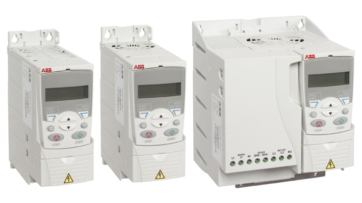 Inverter ABB ACS355-03E-44A0-4 per motori a 3 fasi, potenza 22 kW, montaggio a pannello, dimensioni 260 x 244 x 169 mm.