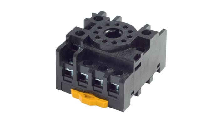 Zoccolo per relè Omron PF113A-E, montaggio su guida DIN, 11 contatti, 250V, 10A, dimensioni 52 x 42,8 x 31 mm.