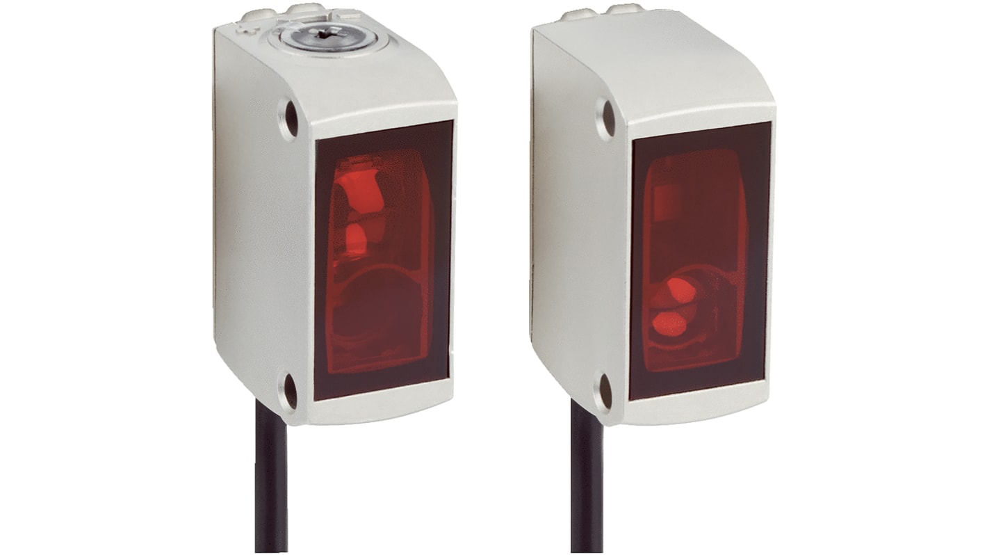 Sensore fotoelettrico rettangolare Sick GSE6-F4411V, rilevamento fino a 10 m, uscita PNP, montaggio a pannello, IP67.