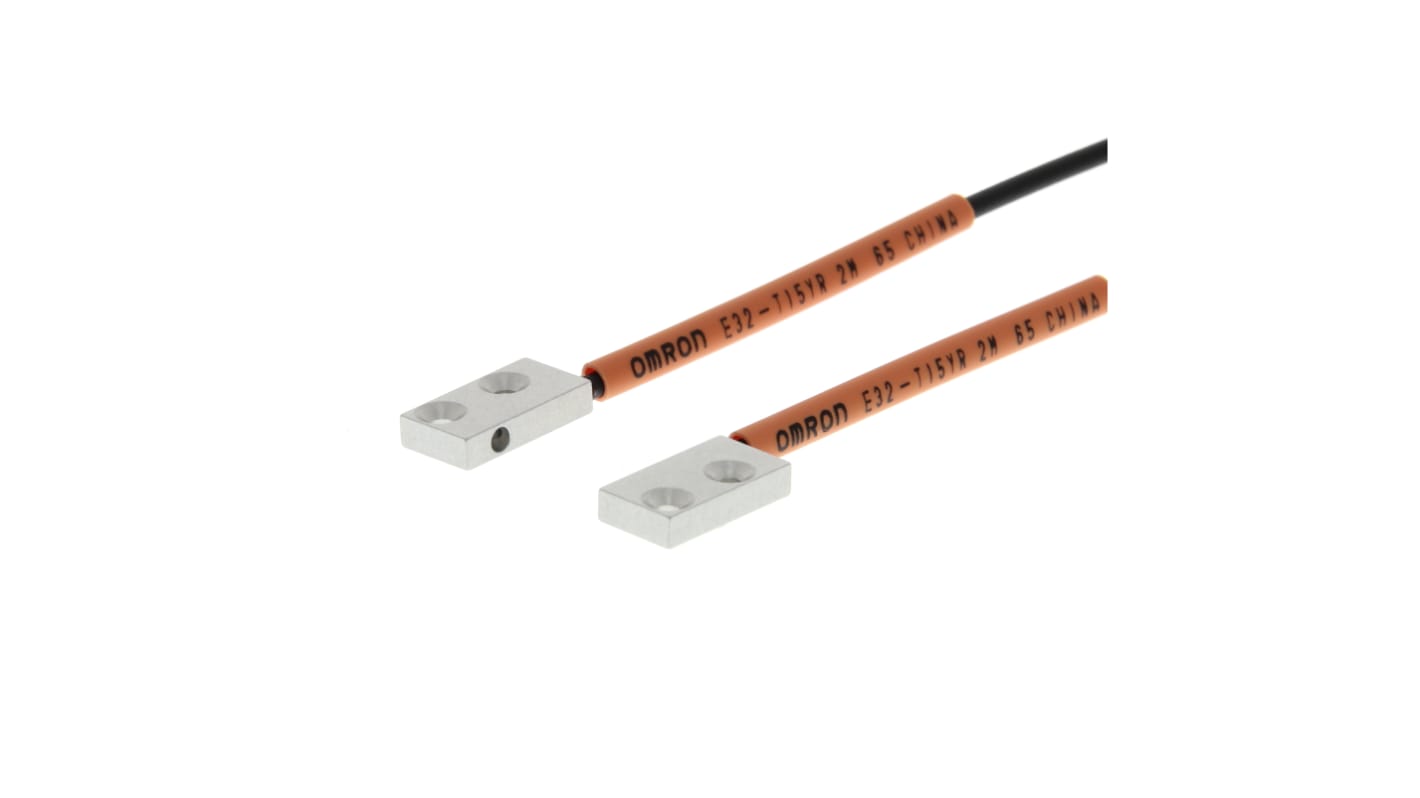 Omron E32-T15YR 2M, sensore a fascio passante per fibre ottiche, grado di protezione IP67, rilevamento fino a 1400 mm. Montaggio su superfici piane.