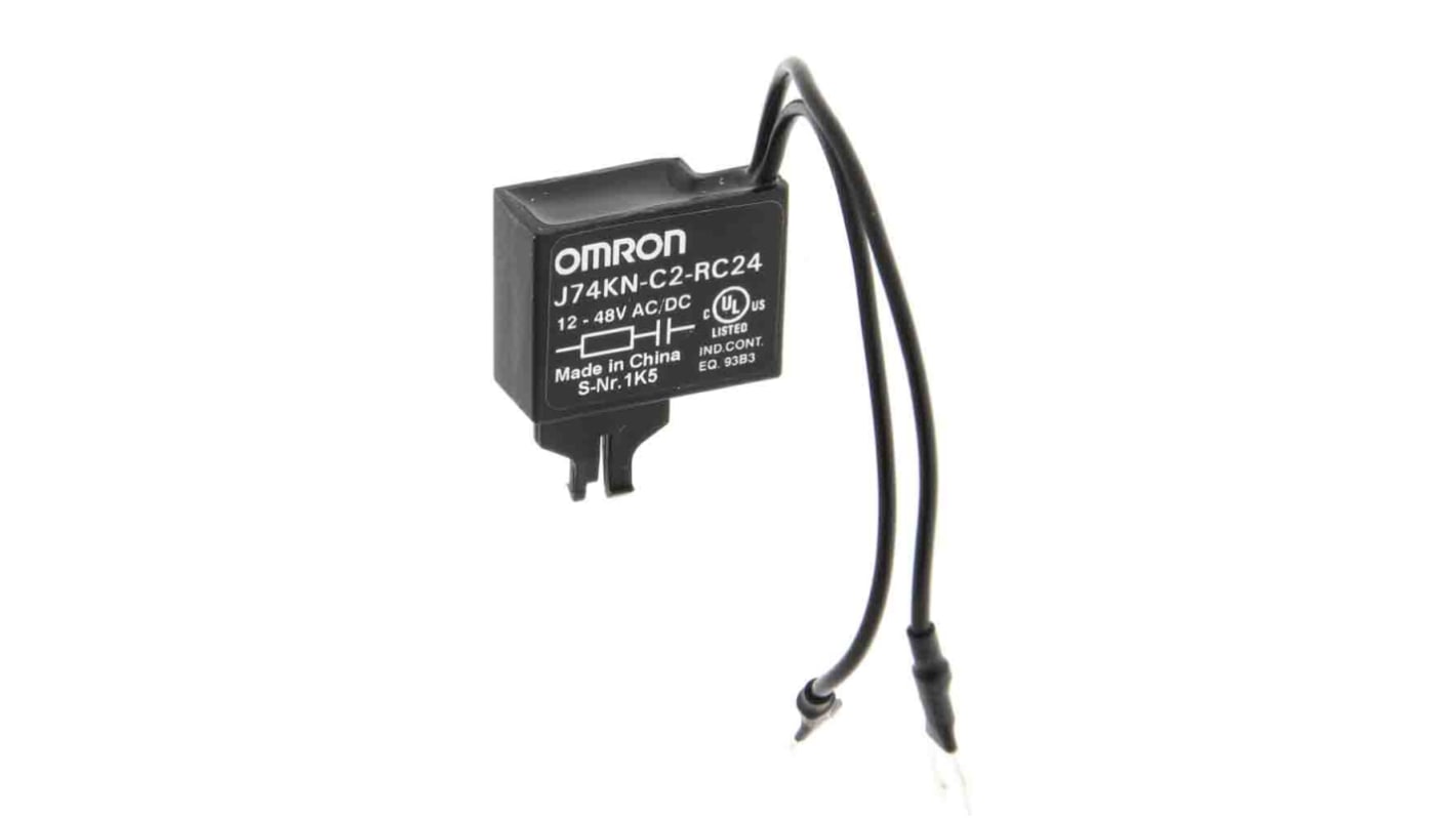 Interblocco meccanico Omron J74KN-C-ML per contattori motore, compatibile con J7KN-24 e J7KN-74, garantisce sicurezza operativa.
