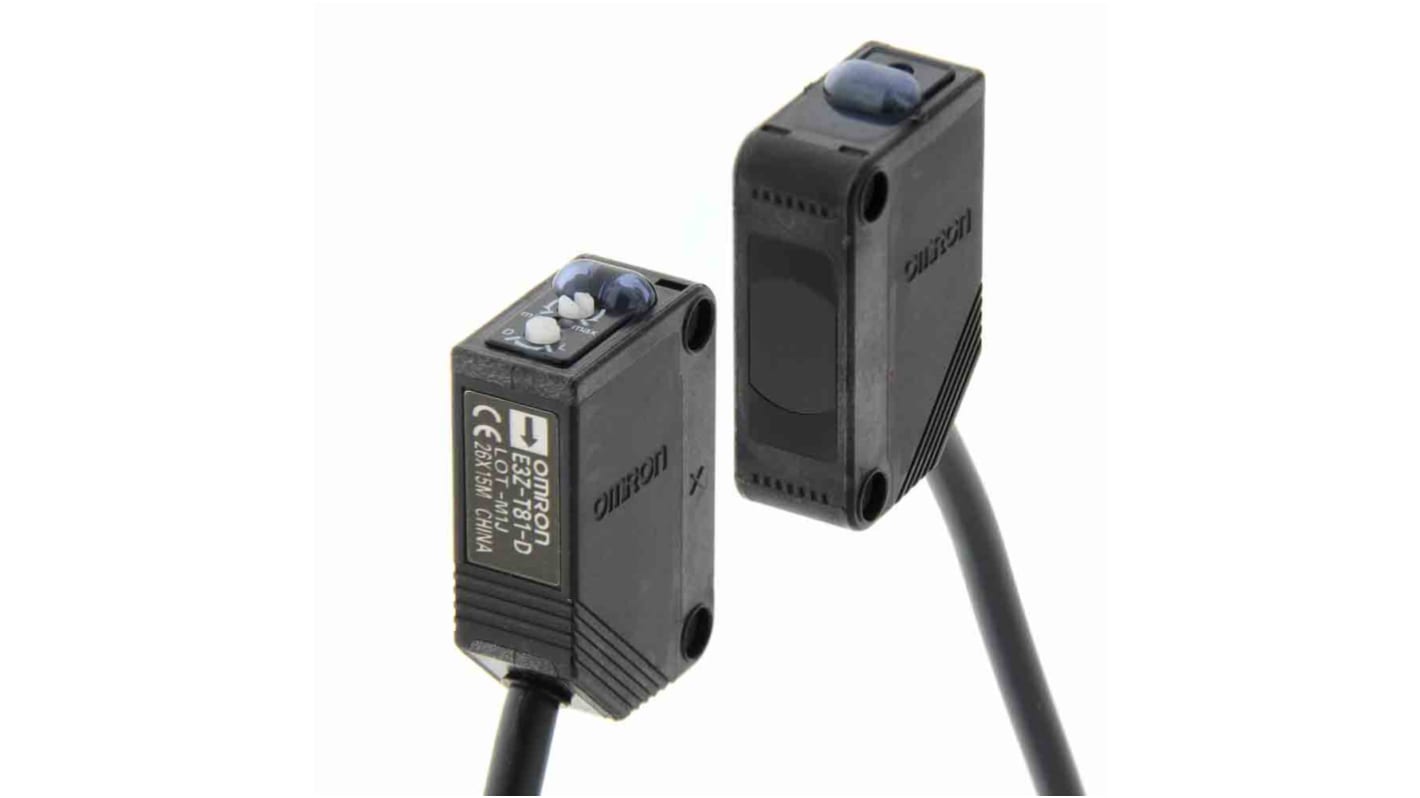 Sensore fotoelettrico Omron E3Z-T81 5M, rilevamento diretto fino a 15 m, uscita PNP, grado di protezione IP67/IP69K, cavo 5 m.