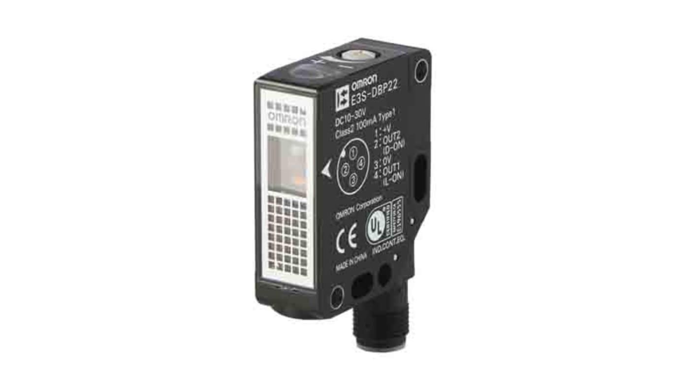 Omron E3S-DBN22T, sensore fotoelettrico rettangolare a retroriflessione con rilevamento fino a 700 mm e uscita NPN.