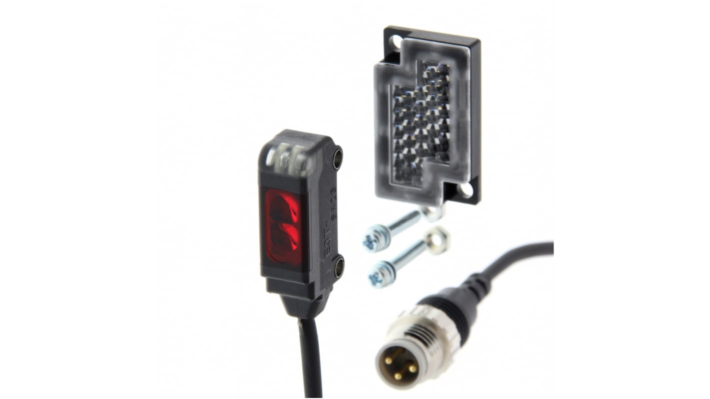 Omron E3T-SR23-M5J, sensore fotoelettrico rettangolare a retroriflessione, rilevamento 200 mm, con connettore M8 a 3 pin, grado di protezione IP67.