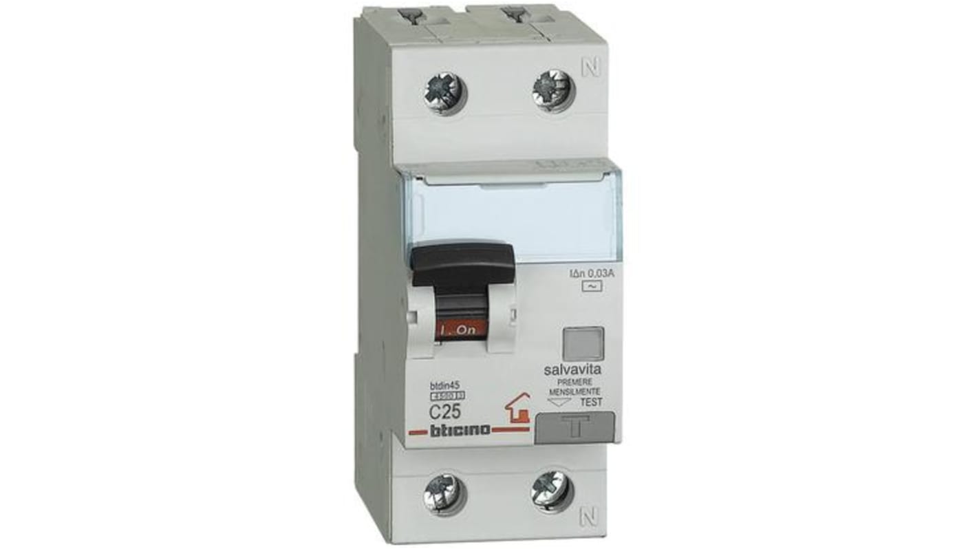 Interruttore automatico GC8813AC25 BTicino Btdin 2P, 25A, sensibilità 30mA. Protezione da cortocircuiti e sovraccarichi, grado di protezione IP20. Conforme CEI EN 61009-1.