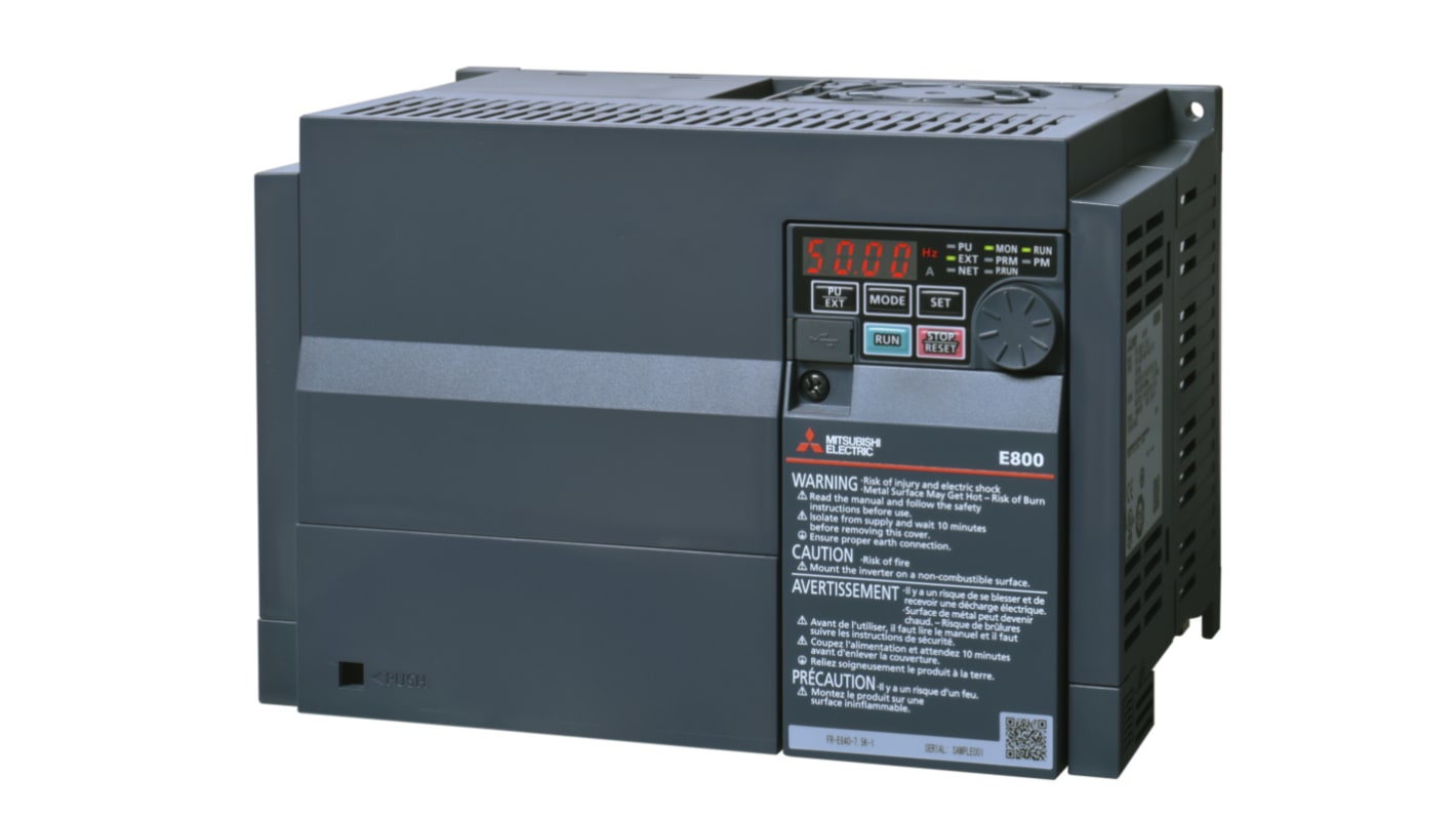 Modulo inverter Mitsubishi Electric FR-E840-0120-4-60, 5,5 kW, 480 V, 3 fasi, con display e comunicazione RS-485.
