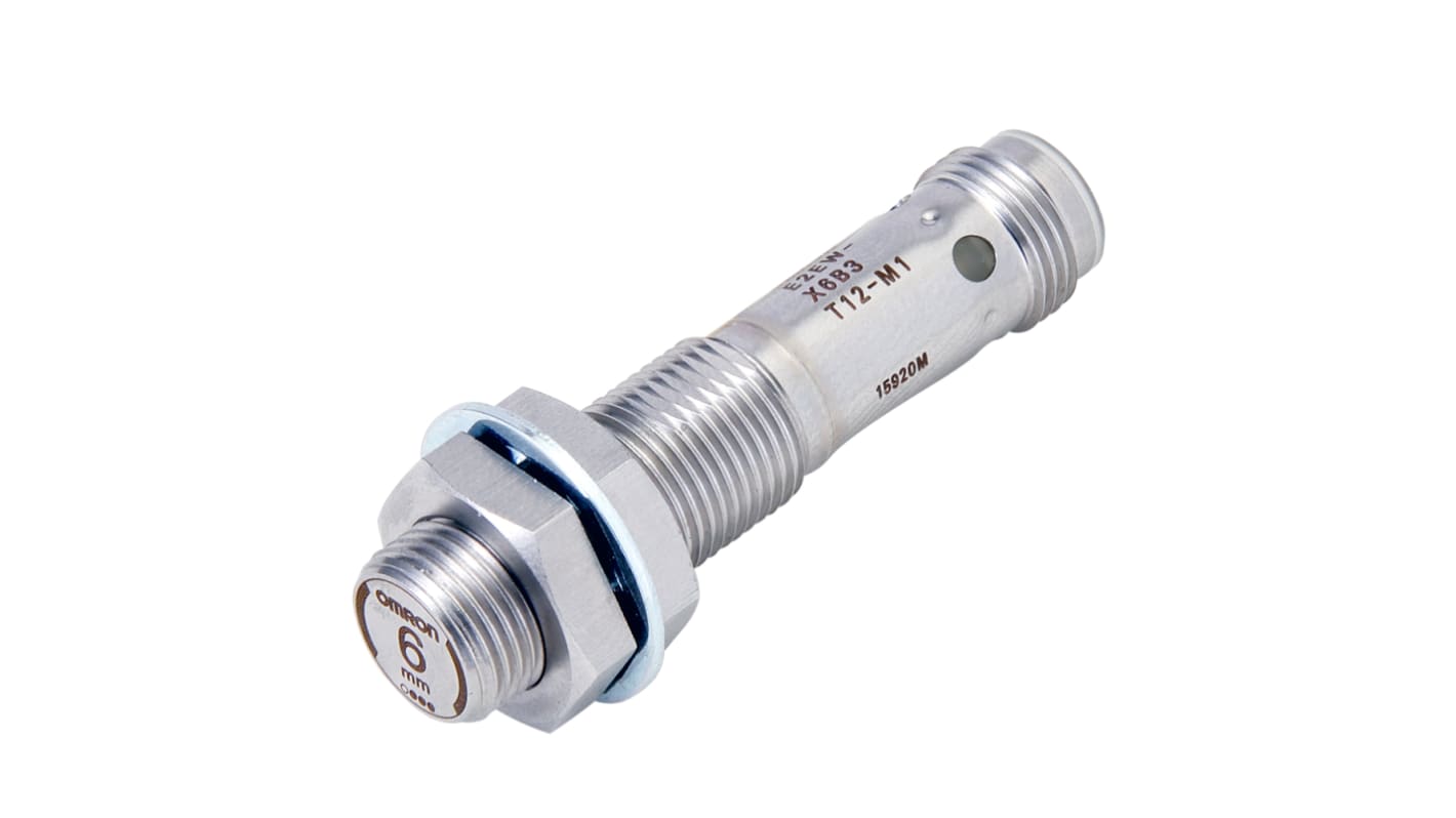 Sensore di prossimità cilindrico NPN M12 Omron E2EW-X6C312-M1, tecnologia induttiva, distanza di rilevamento 6 mm, grado di protezione IP67.