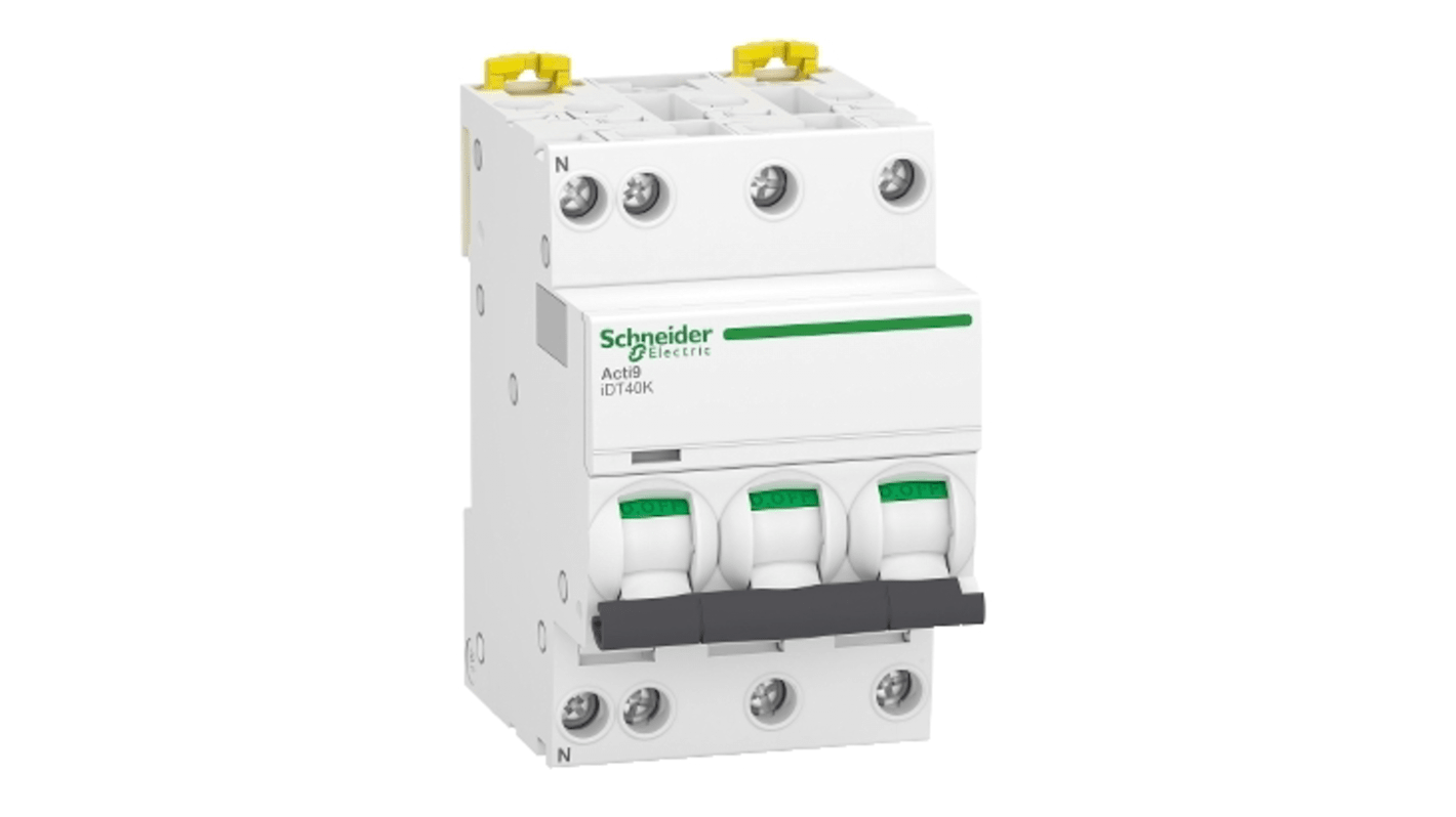 Interruttore magnetotermico Schneider Electric A9P71716, 3P+N, 16A, montaggio su guida DIN, capacità di interruzione 4,5 kA.