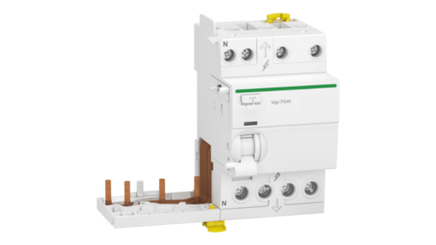 Interruttore differenziale Schneider Electric A9Y16740, 40A, 3 poli, 300mA, montaggio su guida DIN, grado di protezione IP20/IP40.