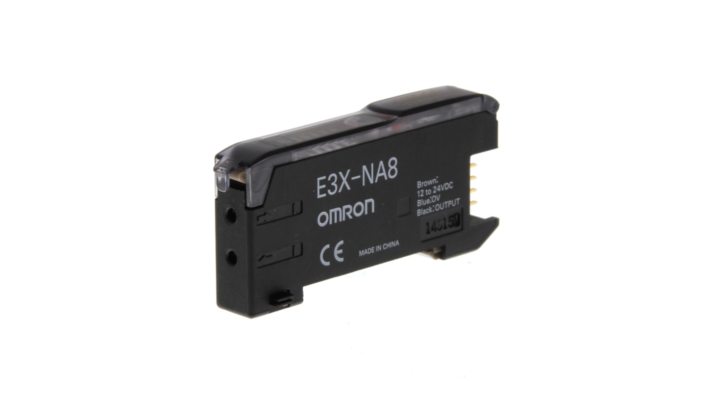 Omron E3X-NA6, amplificatore fibra NPN con connettore di sistema, alimentazione 12-24 V, tempo di risposta 0,0002 s.