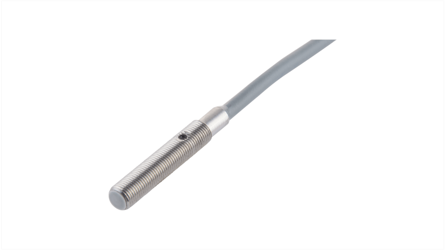 Sensore di prossimità induttivo cilindrico PNP Carlo Gavazzi ICS05S23F15A2PO, con rilevamento a 1,5 mm e grado di protezione IP67.