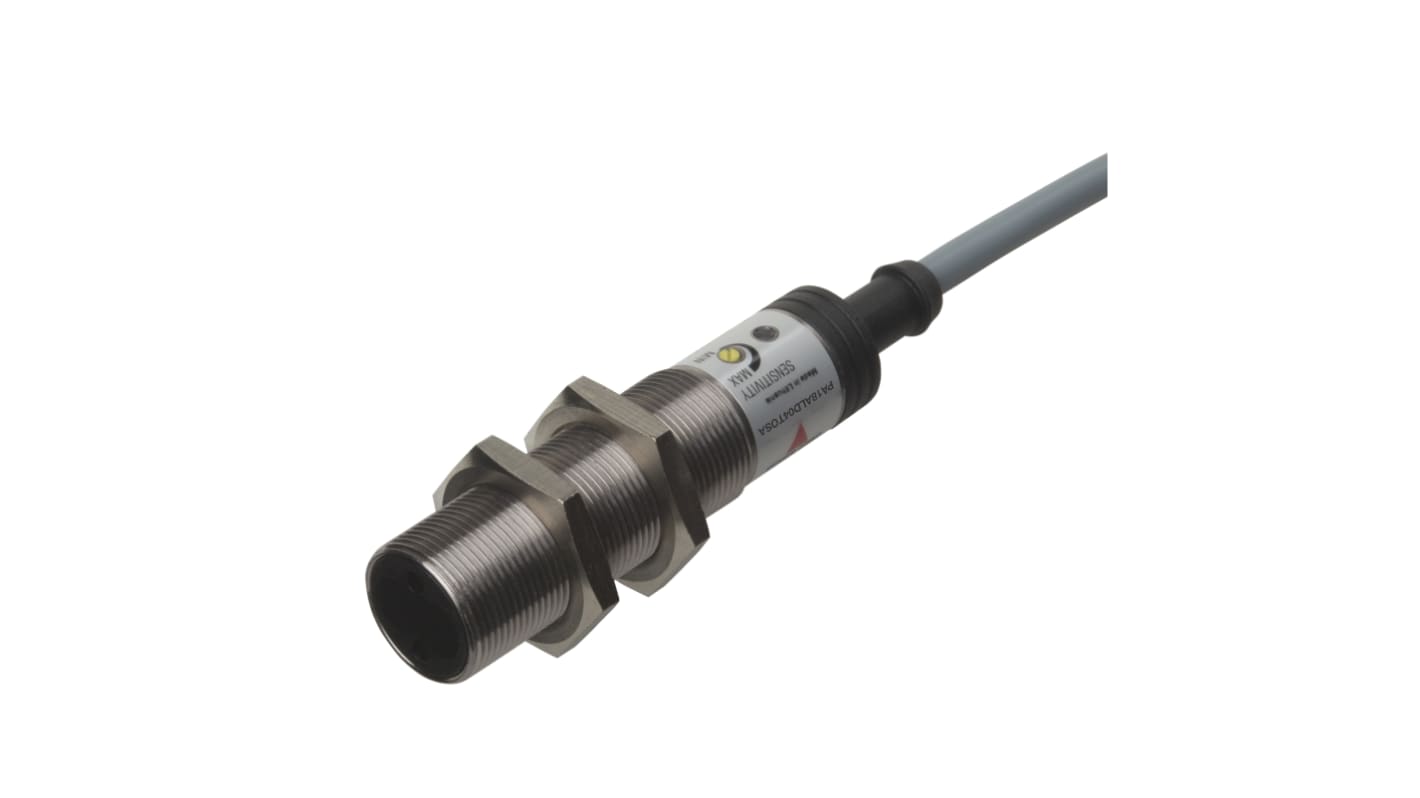 Carlo Gavazzi PA18ALD04TCSA, sensore fotoelettrico cilindrico a riflessione diffusa, rilevamento fino a 400 mm, IP67, luce infrarossa modulata.