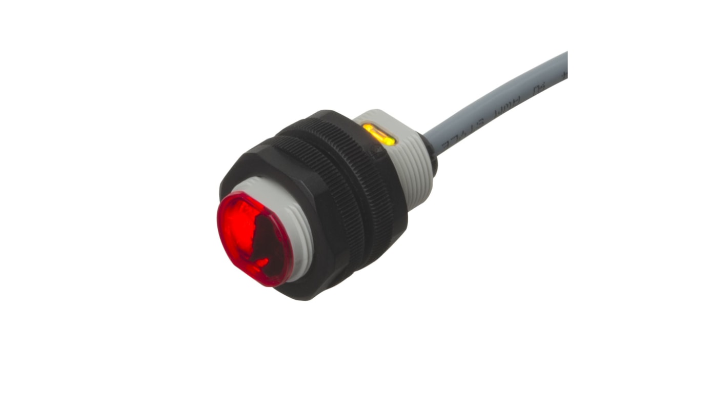 Carlo Gavazzi PA18CAT20PASA, sensore fotoelettrico cilindrico con rilevamento fino a 20 m, uscita PNP, grado di protezione IP67/IP69K.