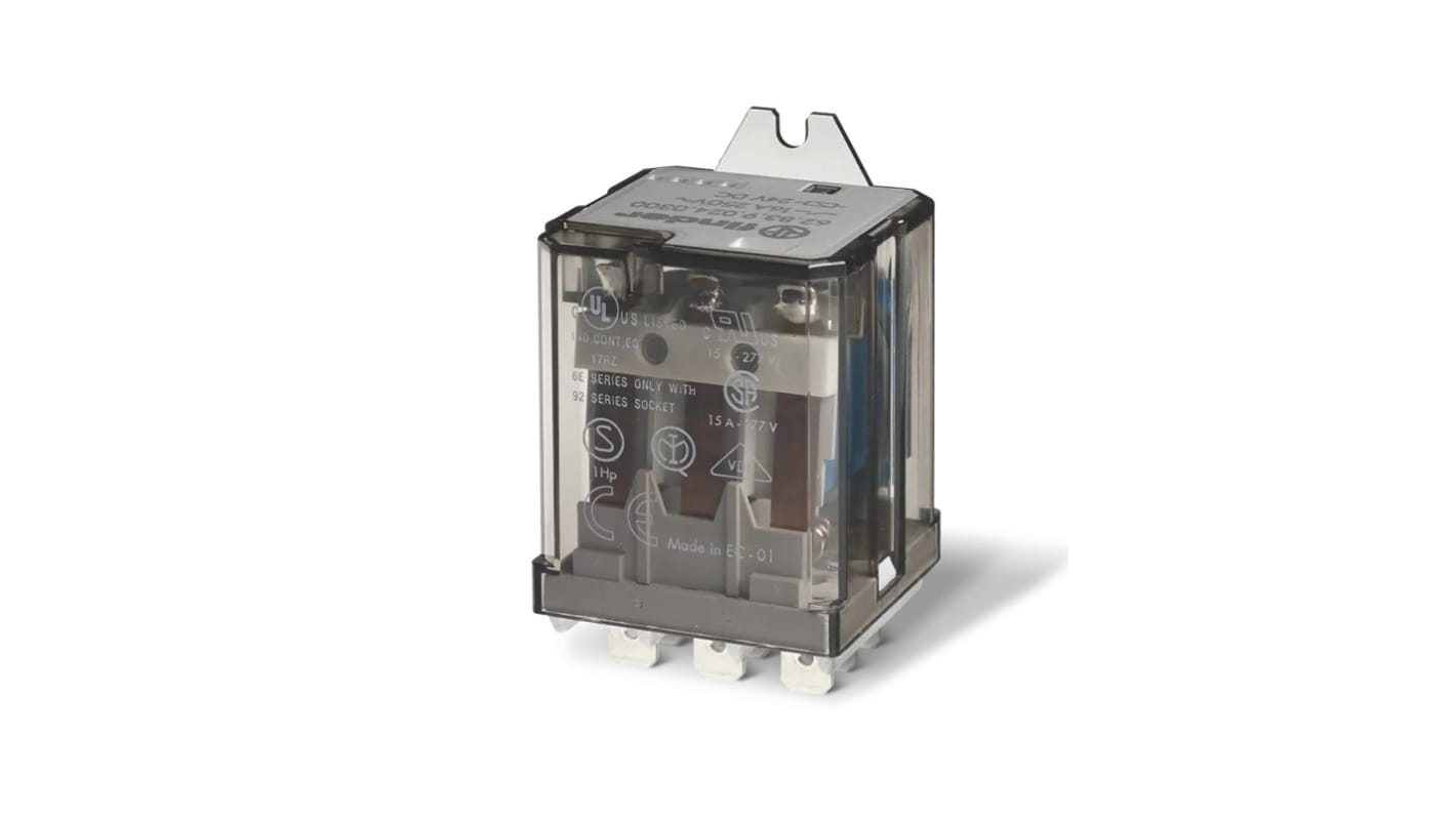 Relè di potenza Finder 3PDT, montaggio su flangia, bobina 12V cc, corrente 16A, design compatto per sistemi di controllo.